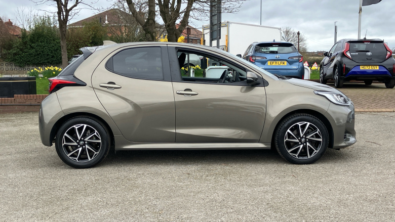 Toyota Yaris 1.5 Hybrid Design 5dr CVT Hybrid Hatchback